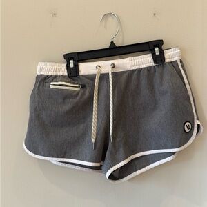 Vuori Shorts Womens size XS Tavi Athletic Gym Training Activewear Shorts